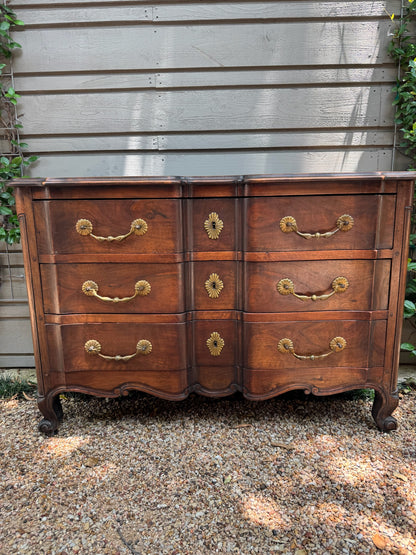 18th c. Walnut Serpentine Commode