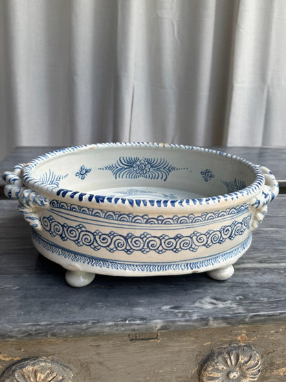 18th c. Blue & White Jardiniere