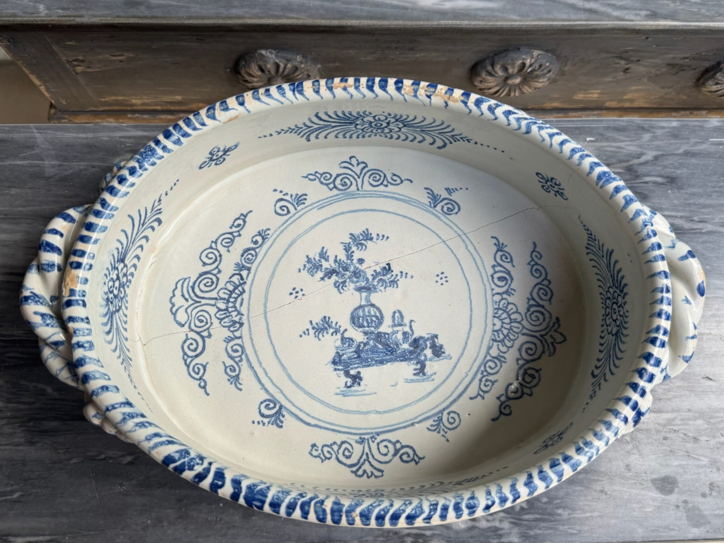 18th c. Blue & White Jardiniere