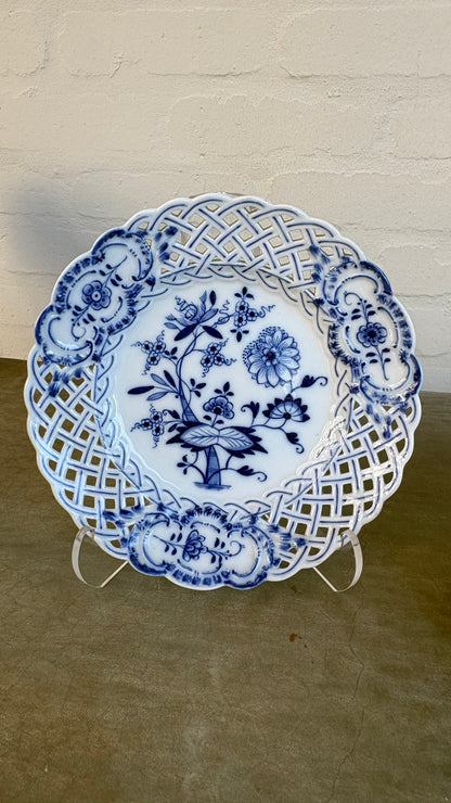 Set of 4 Meissen Reticulated Blue Onion Plates